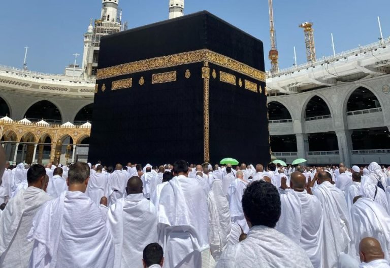 Umrah package by bus from Dubai