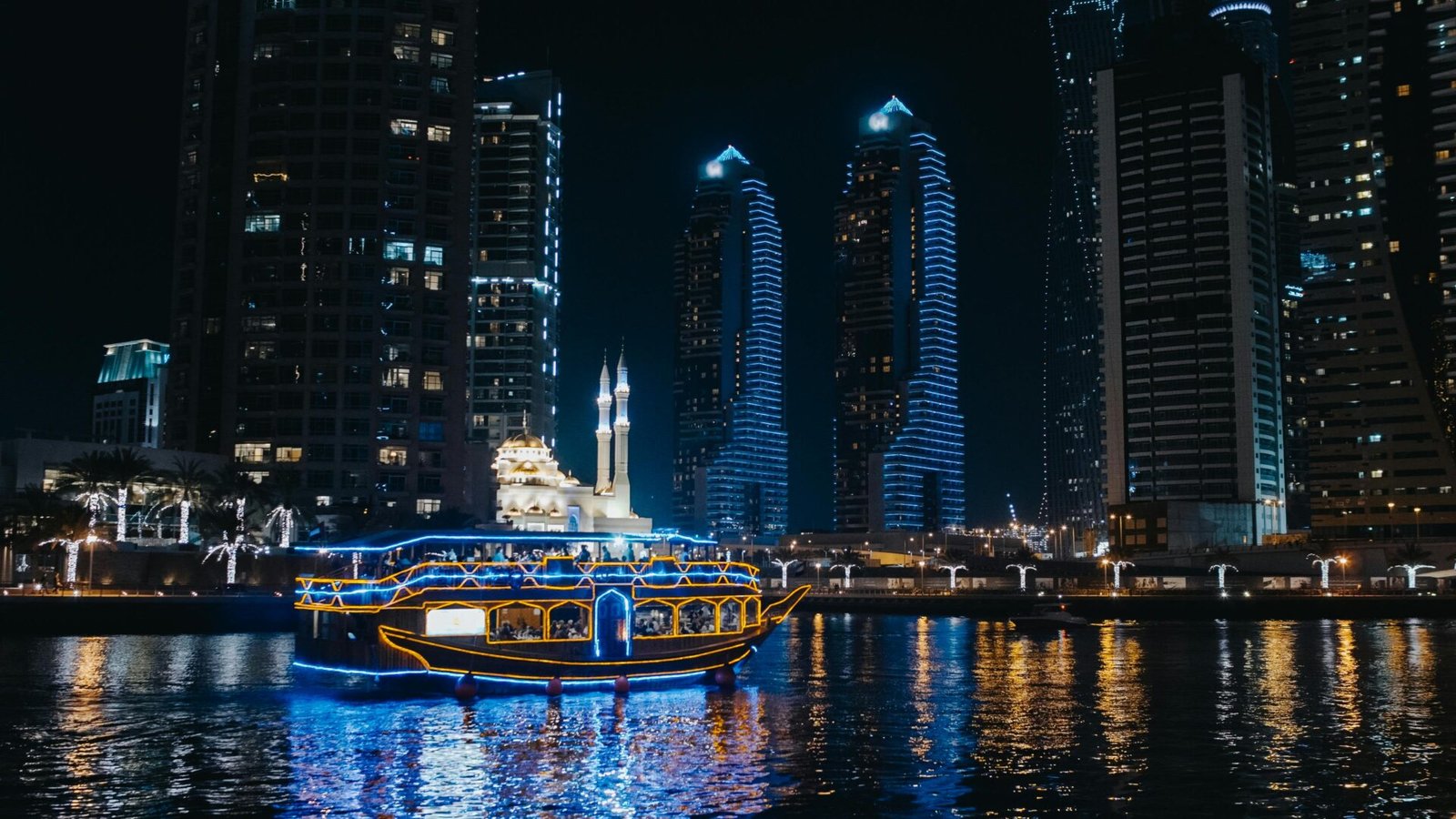 Dhow Cruise Dinner at Dubai Marina